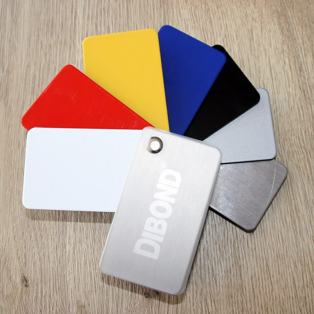 logotipo-texto-corporeo-poco-relieve