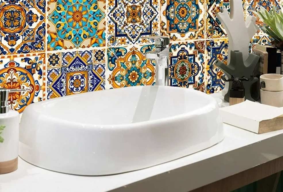 Vinilo-decorativo-para-azulejos-de-baño-resistente-a-la-humedad-y-fácil-de-instalar