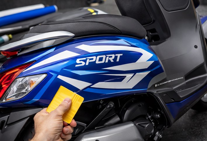 Vinilos-para-scooter-de-alta-calidad,-ideales-para-personalizar-carenados-y-laterales