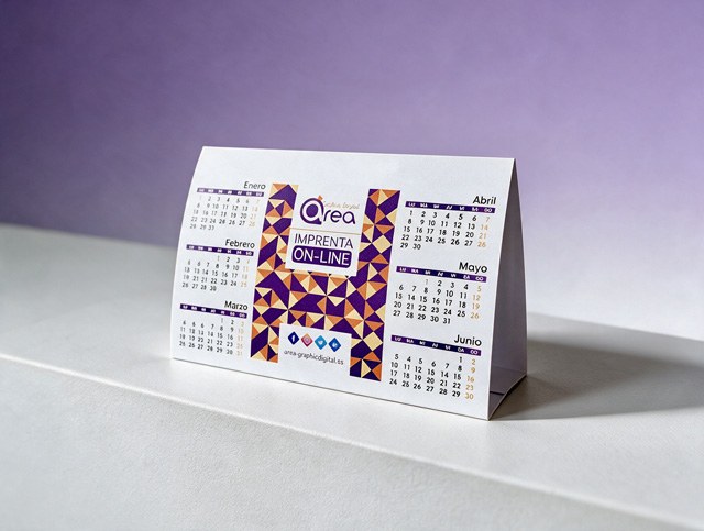 calendario de mesa triangular